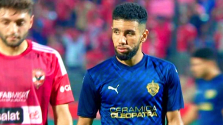 بيتكوفيتش يتابع قندوسي عن كثب