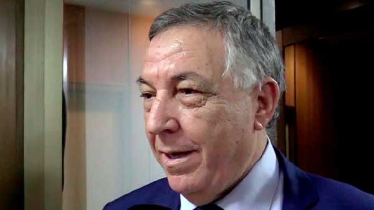 الأفلان يعتبر الوقت مبكرا لدعم أحد المترشحين للرئاسيات