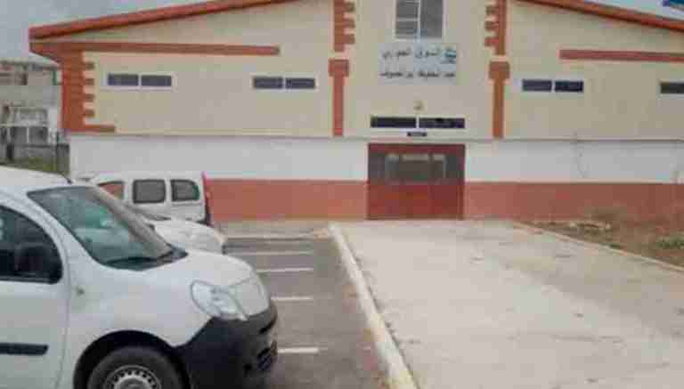 منتخبون يطالبون بتحويلها إلى قاعات رياضية ومدارس