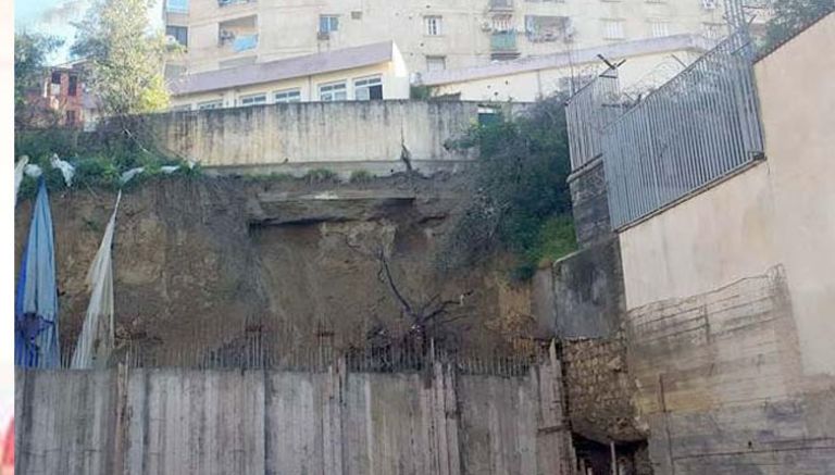 سكان حي”مقدم” بتيزي وزو يعتصمون