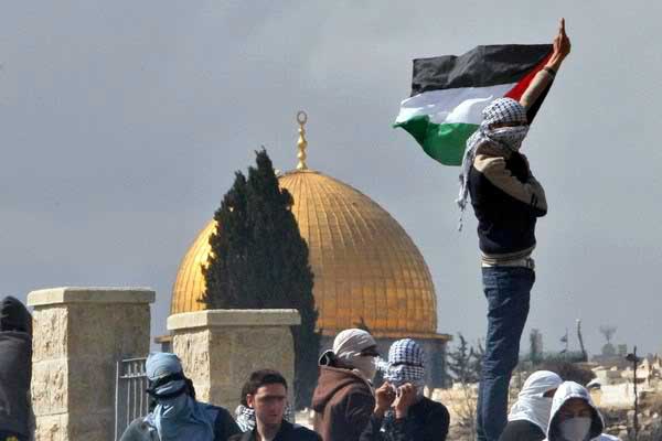 الرئيس الفلسطيني يحذر من اندلاع انتفاضة جديدة