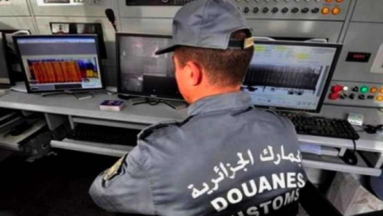 مراجعة قانون الجمارك والقانون الأساسي للمنتسبين