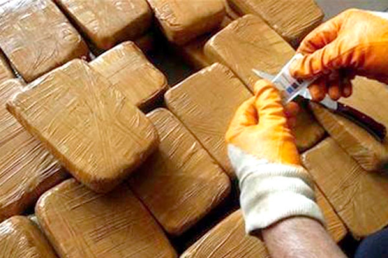 توقيف مروّج مخدرات وحجز 350 غـراما من الكيف مخبأة داخل الخبز