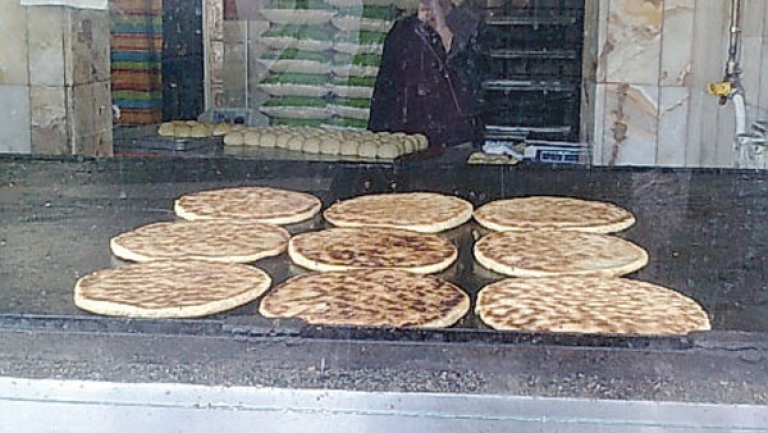 شباب يستنجدون بـ"المحاجب" و"الكسرة" لتوديع البطالة