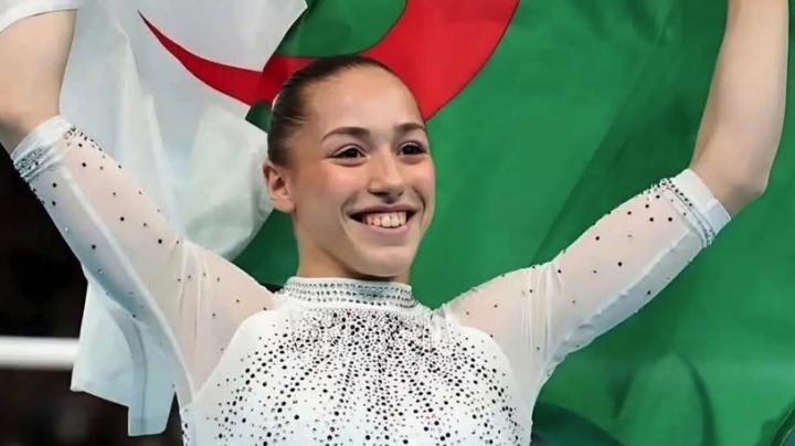 كيليا نمور تتوج بالميدالية الذهبية في عارضة التوازن