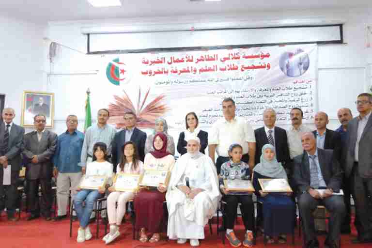 تكريم 250 طالبا متفوقا من مختلف المستويات