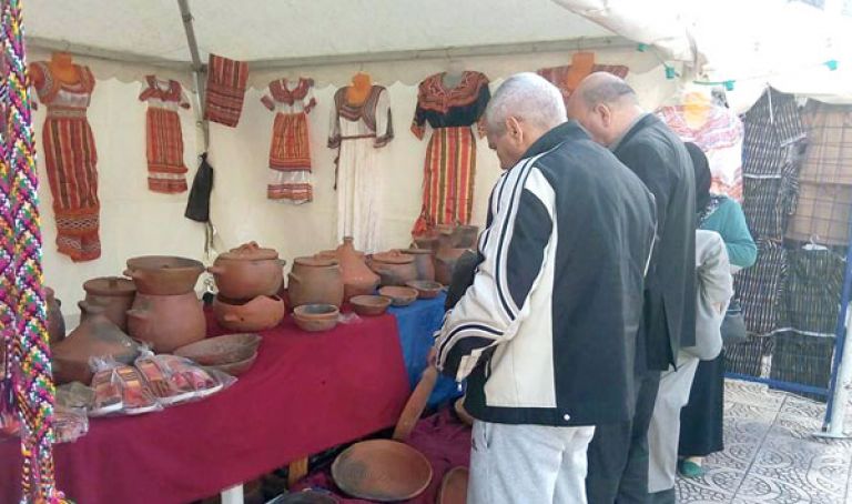 تحضر فيها الحرفة ويغيب عنها الحرفي