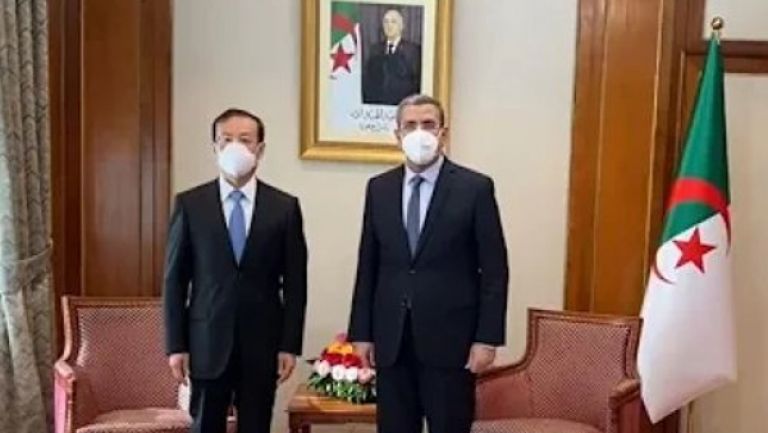 متابعة عملية اقتناء الجزائر للقاح الصيني