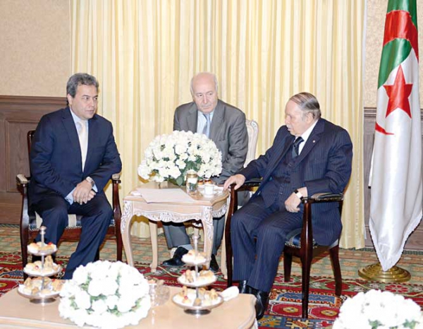 الرئيس بوتفليقة يستقبل  السفيرين الجديدين لباكستان والنرويج 