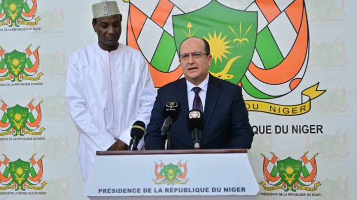 الوزير الأول ينقل تحيات رئيس الجمهورية لنظيره النيجري