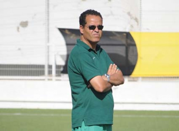 شارف يشتكي من نقص الاستعداد