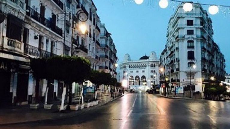 تعديل توقيت الحجر المنزلي من العاشرة ليلا إلى الخامسة صباحا