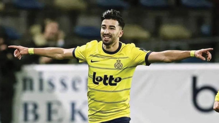 مدرب سانت جيلواز يثني على عمورة ويدافع عنه