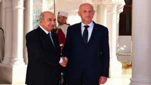رئيس الجمهورية السيد عبد المجيد تبون -الرئيس التونسي السيد قيس سعيد