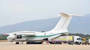 الجزائر ترسل 80 طنا من المساعدات الإنسانية إلى السنغال