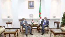 وزير الأشغال العمومية والنقل، كمال ناصري- العبيد محمد العبيد سفير جمهورية السودان لدى الجزائر