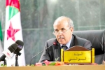 عباس يدعو إلى تحصيل عائدات ممتلكات بالبلديات