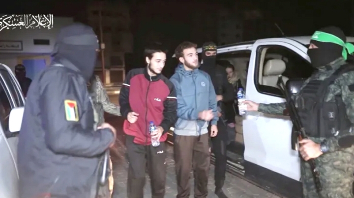 المقاومة تفرج عن آخر 20 أسيرا صهيونيا في صفقة تبادل