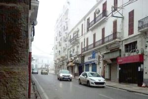 حي 500 مسكن بالخروب بدون إنارة عمومية