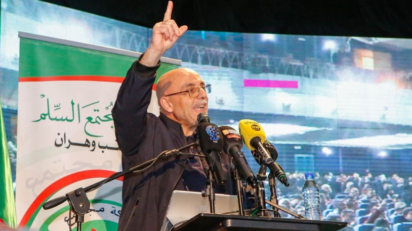 تعزيز الوحدة الوطنية والتمسك بالقيم لمواجهة التحديات