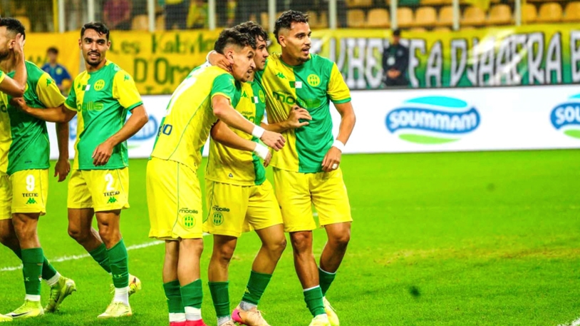 أخريب يقود شبيبة القبائل إلى دور المجموعات