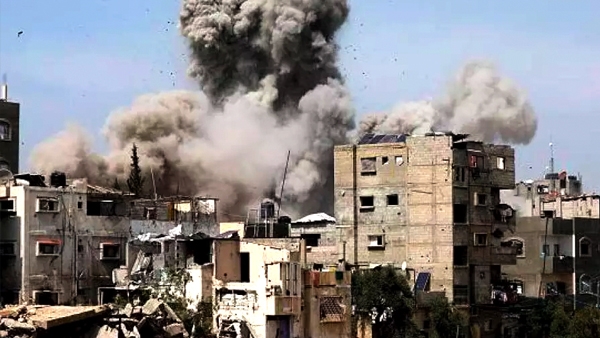 استشهاد أربعة فلسطينيين في قصف استهدف ورشة حدادة بغزة
