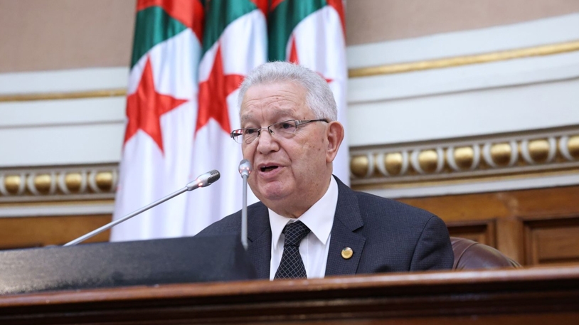 الجيش ركن متين من أركان الدولة وحافظ مناعتها