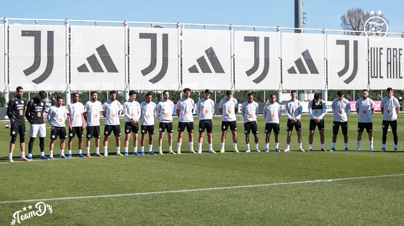 دقيقة صمت ترحما على رئيس الجمهورية الأسبق الراحل اليامين زروال