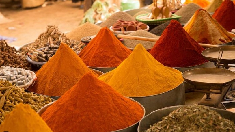 توابل بكل النكهات تعبّق البيوت الوهرانية