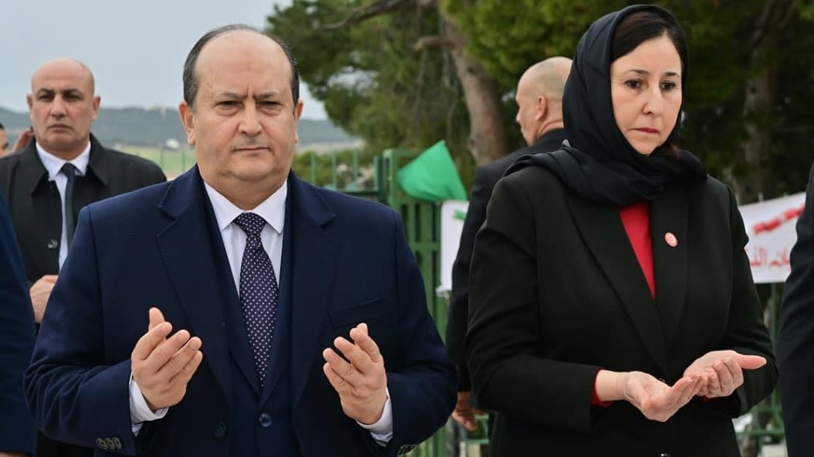 زيارة النصب التذكاري المخلّد للأحداث والترحم على أرواح الشهداء