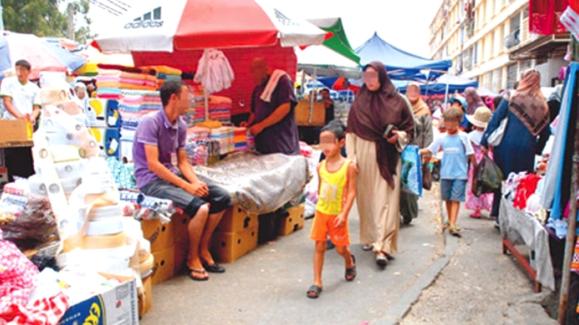 إزالة 130 طاولة عشوائية