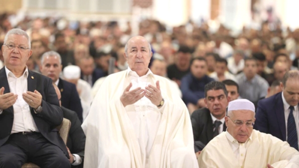 الأوطان تصان بالوحدة والتغلب على أصوات الفتنة