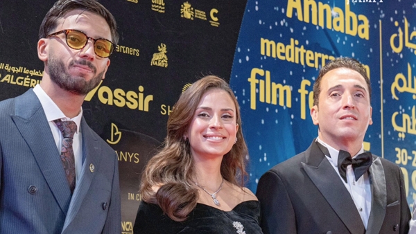 ضوء المتوسط يشع على شاشة عنابة