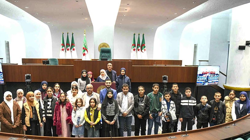 تلاميذ متوسطة من أفلو في ضيافة المجلس الشعبي الوطني